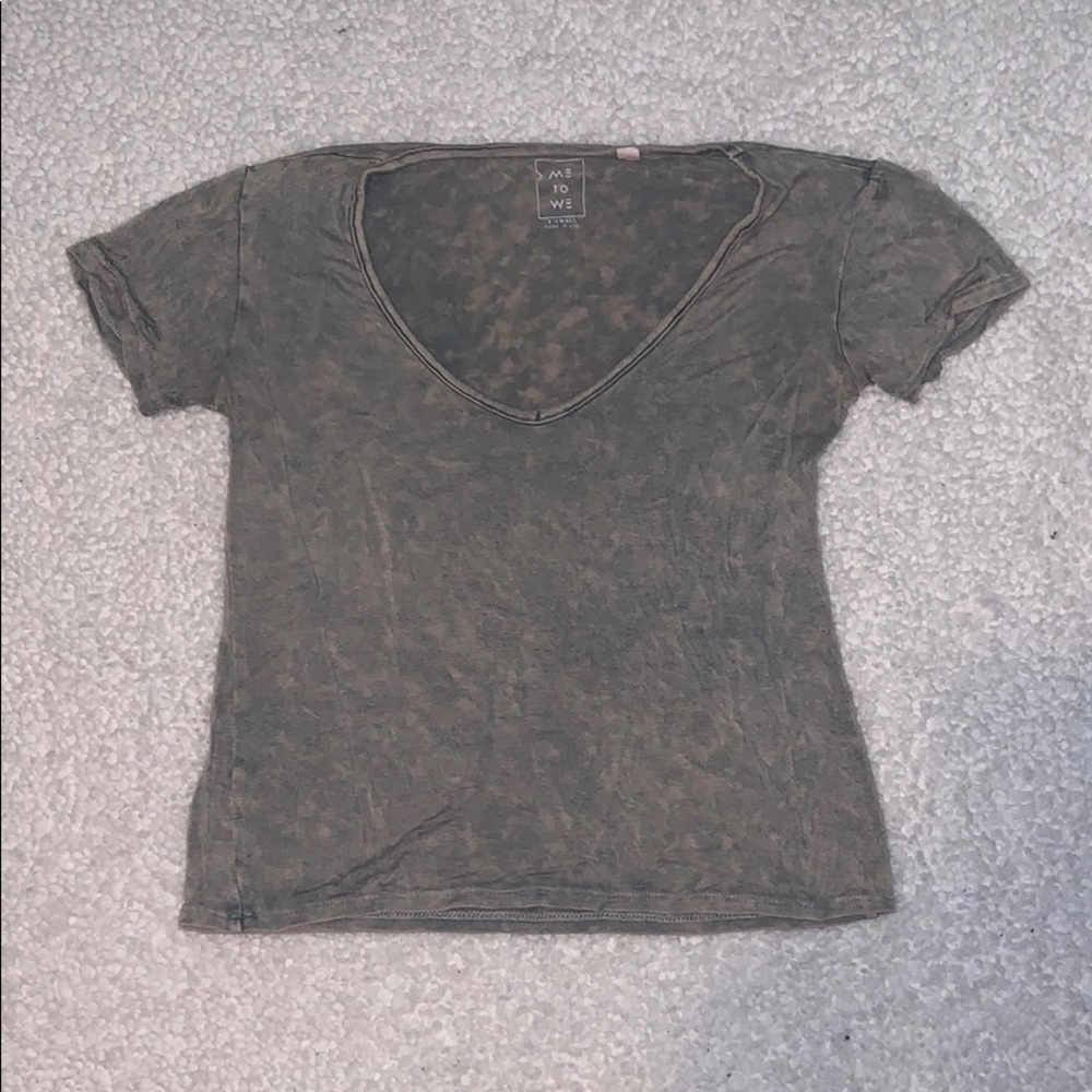 🌺Distressed Gray Crop Top